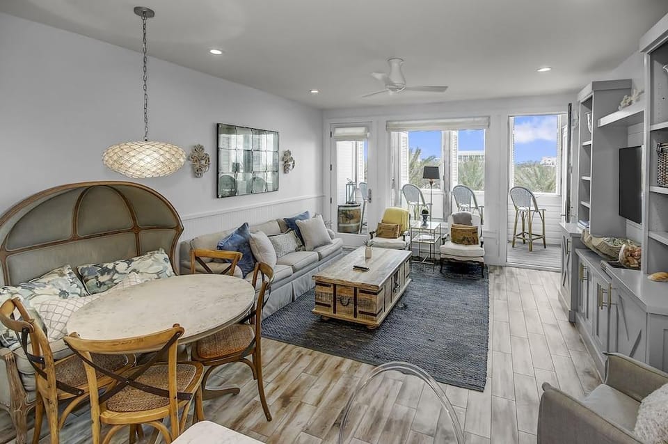 Beach And Gulf Views From The Center Of Seaside! 2 Bedroom Condo by RedAwning Hotel in Seaside