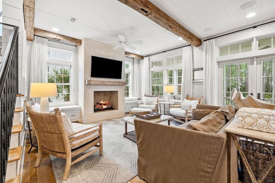 South Of 30a Close To The Beach + Watercolor Beach Club Evergreen Dream 5 Bedroom Home by RedAwning Hotel in Seaside