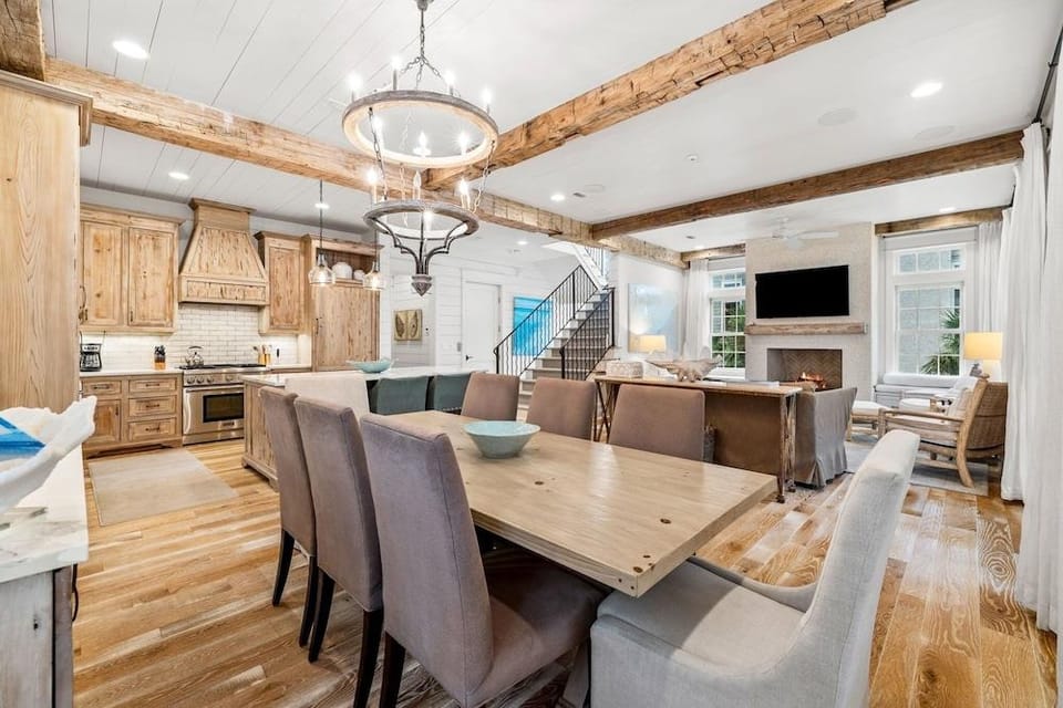 South Of 30a Close To The Beach + Watercolor Beach Club Evergreen Dream 5 Bedroom Home by RedAwning Hotel in Seaside