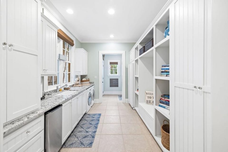Golf Cart + Close To Beach Club In Watercolor! 5 Bedroom Home by RedAwning Hotel in Seaside