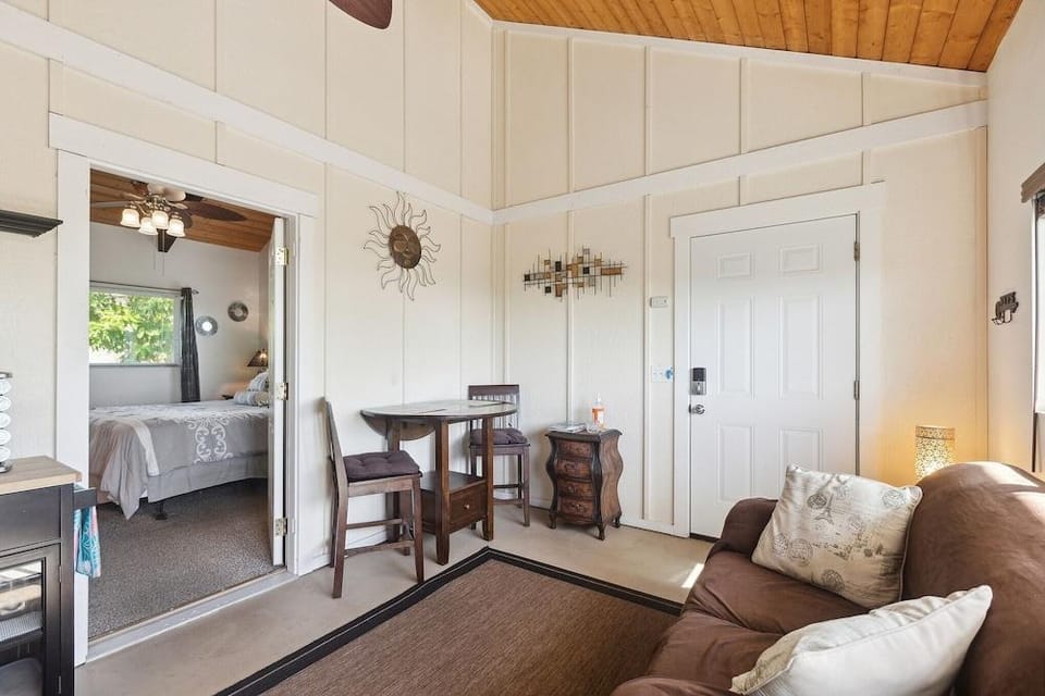 Cozy Sunset Views W/ Lanai - Close To Beach 1 Bedroom Home by RedAwning Hotel in Kalaoa