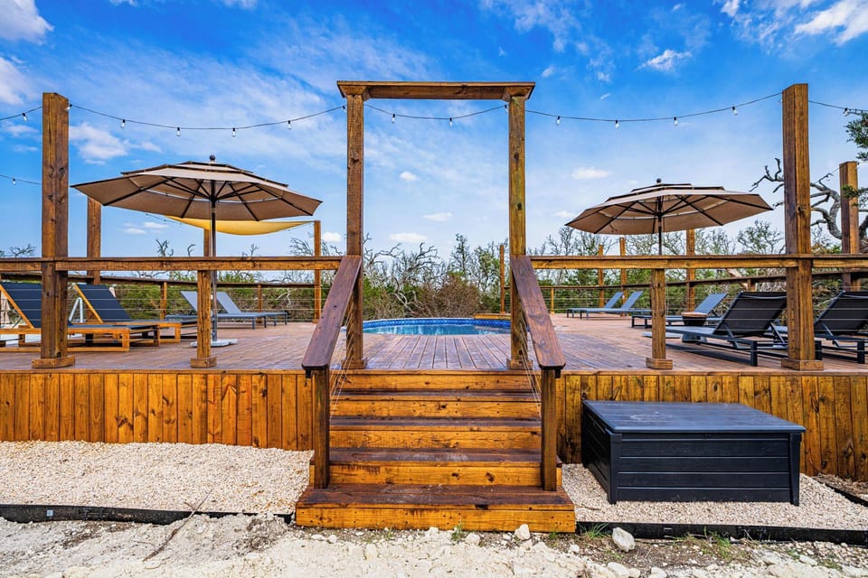CETO Treehouse Fredericksburg Hotel in Rio Grande