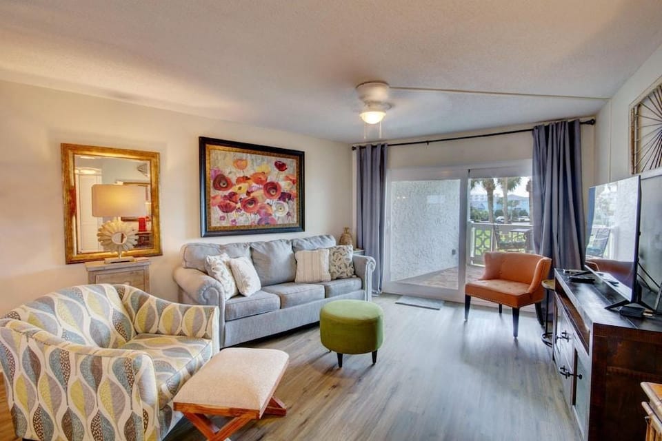 224 El Matador 1 Bedroom Condo by RedAwning Hotel in Okaloosa Island