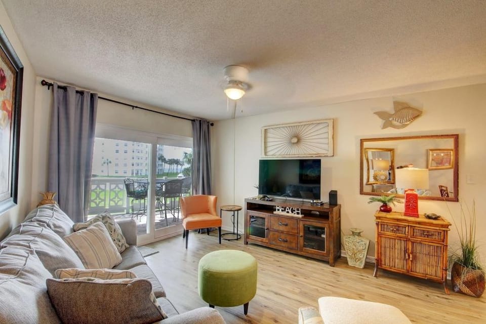224 El Matador 1 Bedroom Condo by RedAwning Hotel in Okaloosa Island