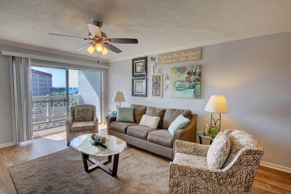 243 El Matador 2 Bedroom Condo by RedAwning Hotel in Okaloosa Island