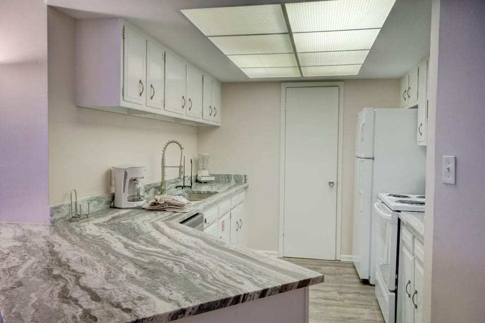 544 El Matador 1 Bedroom Condo by RedAwning Hotel in Okaloosa Island