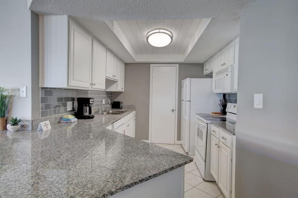 454 El Matador 1 Bedroom Condo by RedAwning Hotel in Okaloosa Island