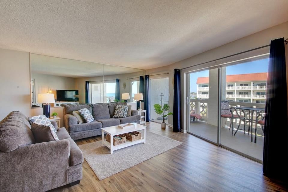 454 El Matador 1 Bedroom Condo by RedAwning Hotel in Okaloosa Island
