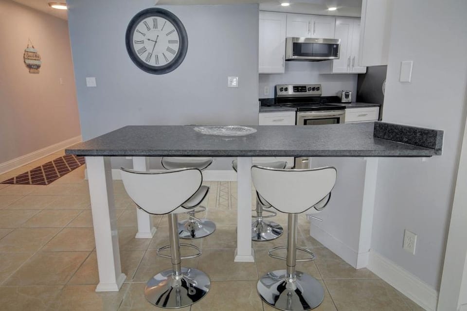 455 El Matador 1 Bedroom Condo by RedAwning Hotel in Okaloosa Island