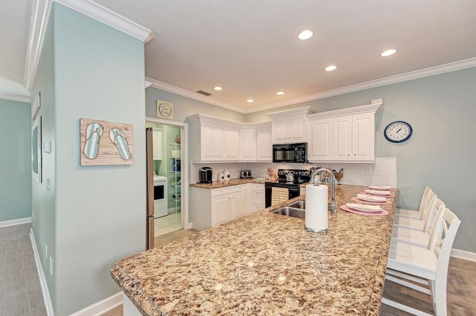 Kickback Cabana managed by Beach Retreats Hotel in Holmes Beach