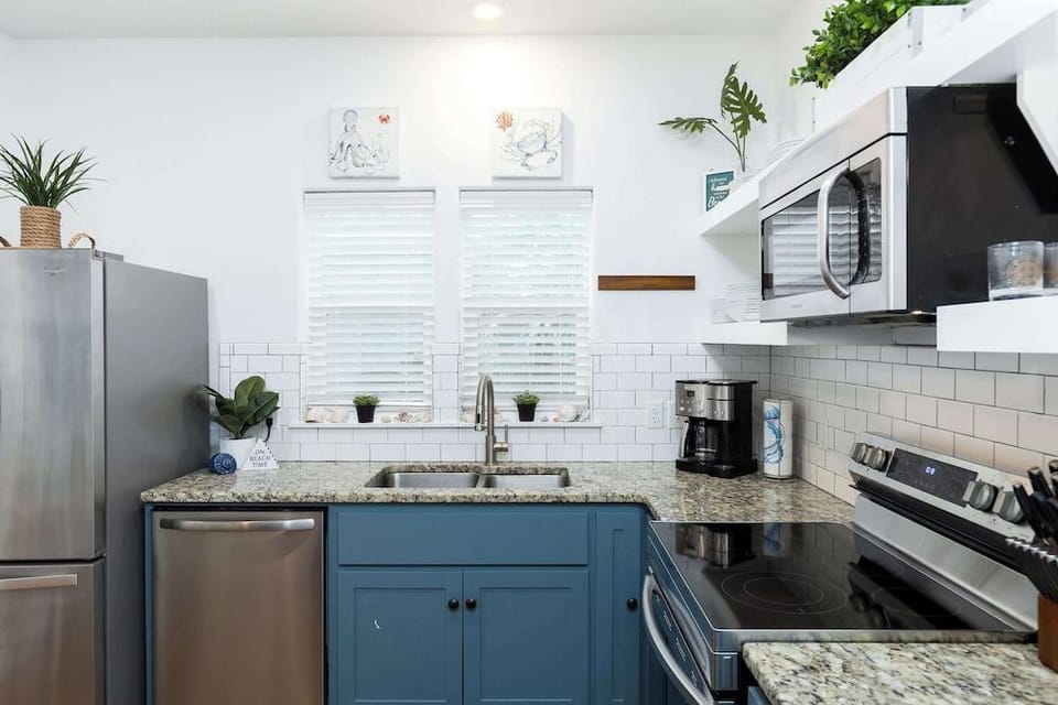 Comfy 3bdr Right in Town Sleeps 10 Hotel in Port Aransas