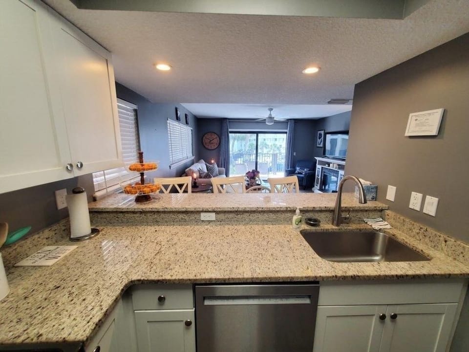 Ocean Villas 6 2 Bedroom Condo by RedAwning Hotel in Saint Augustine Beach