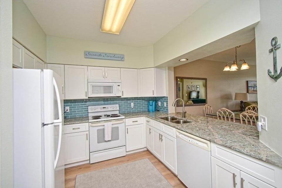 Seaside At Anastasia 202 3 Bedroom Condo by RedAwning Hotel in Saint Augustine Beach