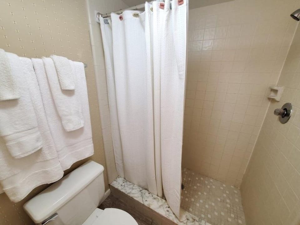 Ocean Ge Club P19 2 Bedroom Condo by RedAwning Hotel in Butler Beach