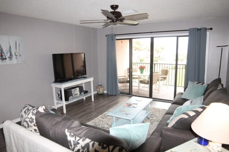 Sea Place 13239 2 Bedroom Condo by RedAwning Hotel in Butler Beach