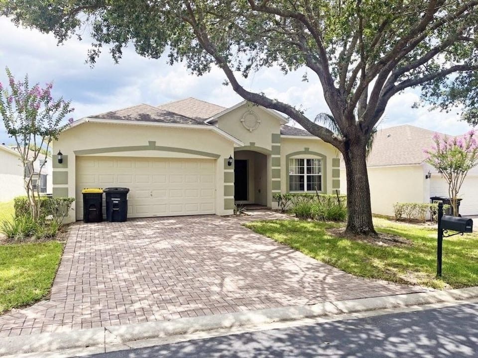 Park Villa 4 Bedroom Villa by RedAwning Hotel in Polk County