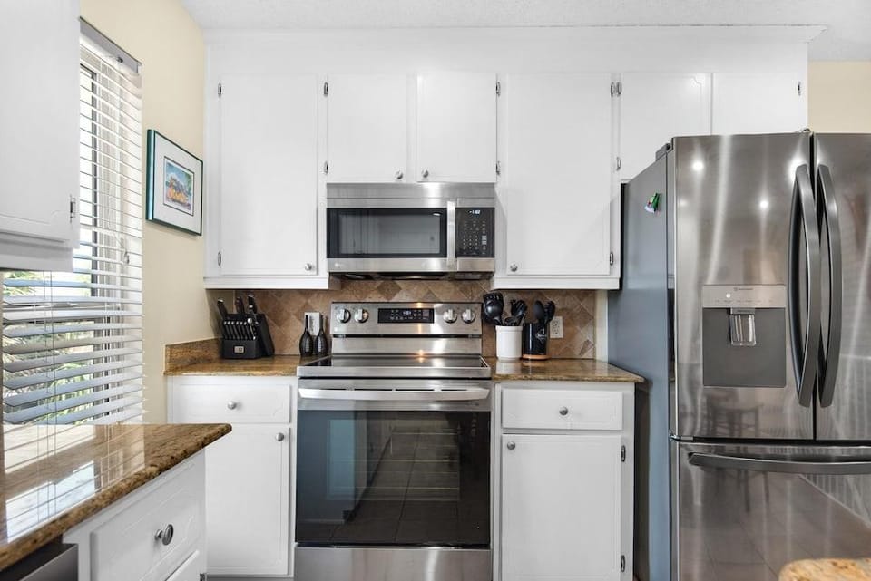 Barefoot & Buzzed Hotel in Pensacola Beach