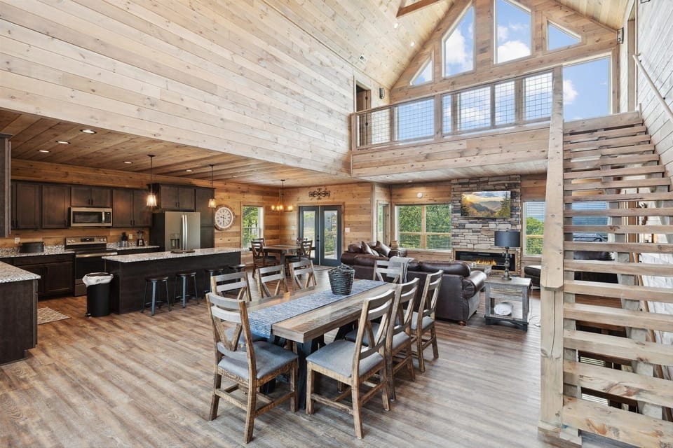 Southern Comfort 5 Bedroom Cabin by RedAwning Hotel in Sevier County