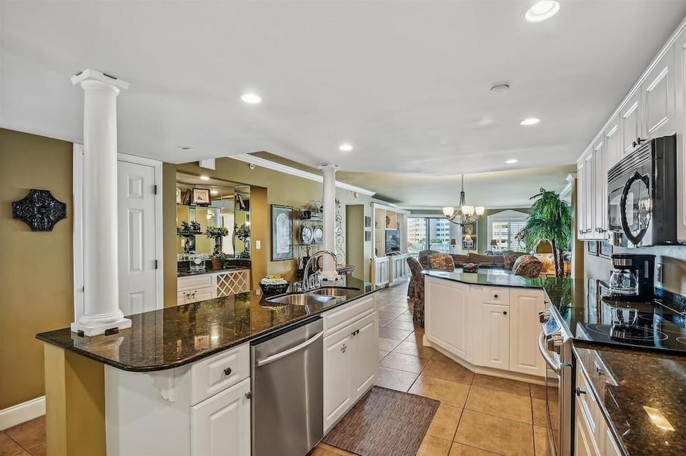 Inlet Reef 312 2 Bedroom Condo by RedAwning Hotel in Destin