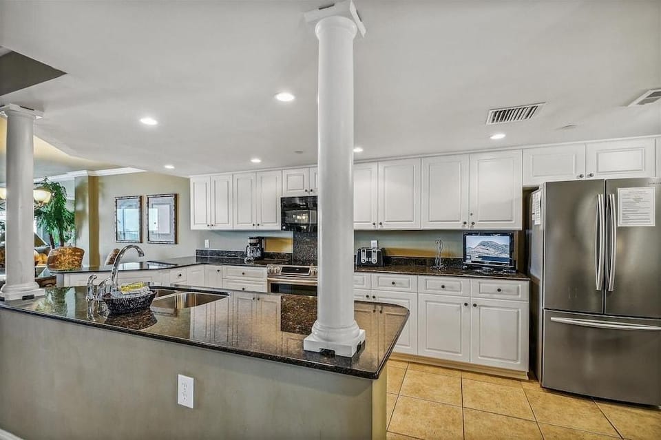 Inlet Reef 312 2 Bedroom Condo by RedAwning Hotel in Destin