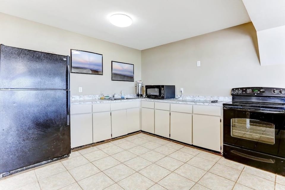 Oceanfront Condo with Beach Access, Pool, and Tennis Court by RedAwning Hotel in Fernandina Beach