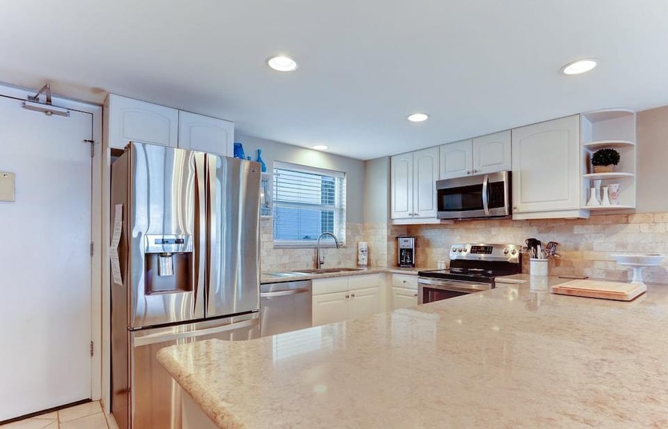 North End Corner Unit with View of the Ocean and Miles of Sandy Beach by RedAwning Hotel in Fernandina Beach
