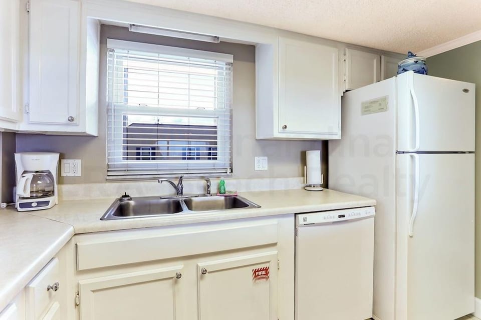Recently Renovated Beach Condo with Large Patio Deck and Ocean View by RedAwning Hotel in Fernandina Beach
