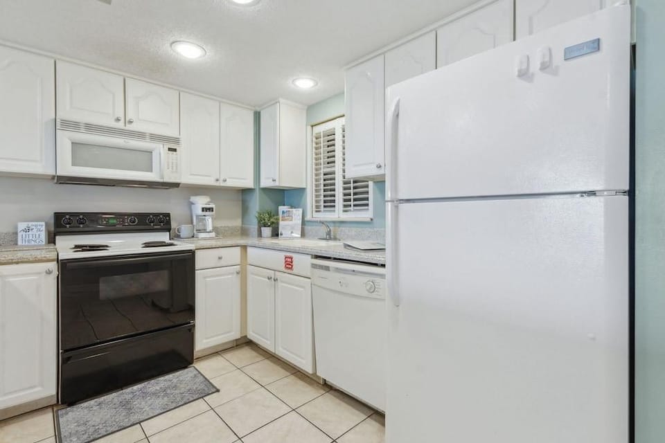 Condo with Atlantic View from Private Patio, Short Walk to the Beach by RedAwning Hotel in Fernandina Beach