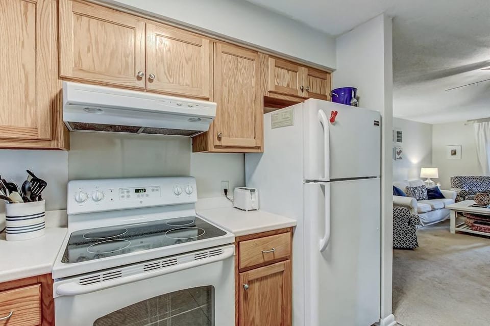 Secluded Condo with Peaceful Wooded Views and Easy Access to the Beach by RedAwning Hotel in Fernandina Beach