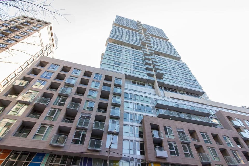 Richmond Apartment hotel in Toronto