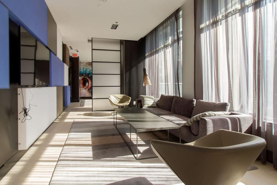 Richmond Apartment hotel in Toronto