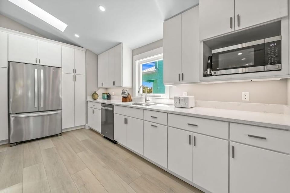 Gulf Shore Retreat managed by Beach Retreats Hotel in Anna Maria Island