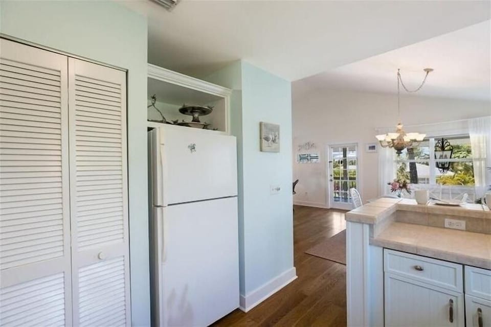 Coconut 3 Bedroom Home by RedAwning Hotel in Anna Maria Island