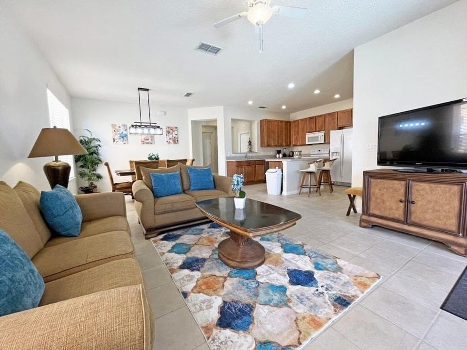 Villa Marcello 4 Bedroom Home by RedAwning Hotel in Kissimmee