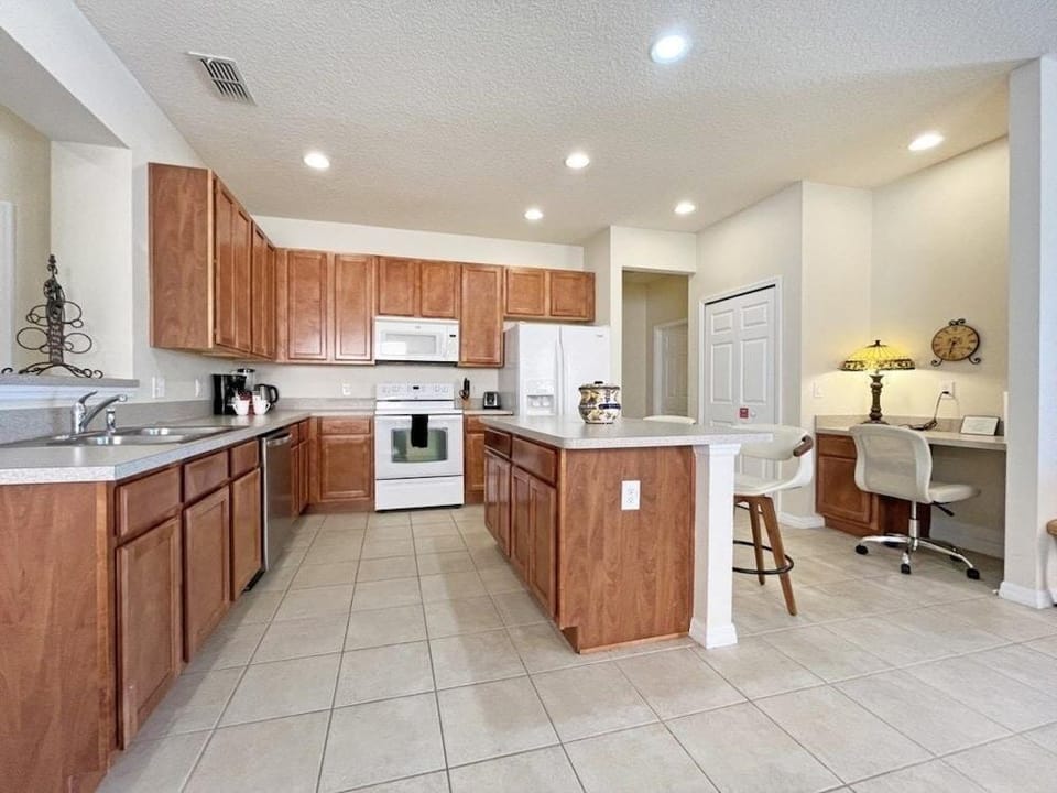 Villa Marcello 4 Bedroom Home by RedAwning Hotel in Kissimmee