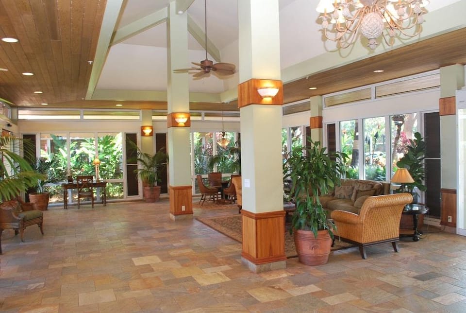 Mahana 604 Oceanfront 1bd/1ba 1 Bedroom Condo by RedAwning Hotel in Kaanapali