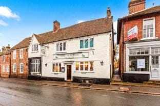The George Inn Hotel Rooms - Room 4 Hotel in Wycombe District