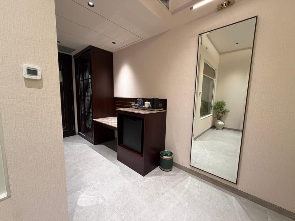 De Lush Pune Hotel in Pune