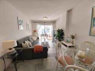Primera línea de playa Mi Capricho Ref. 1370 Hotel in Sitio de Calahonda