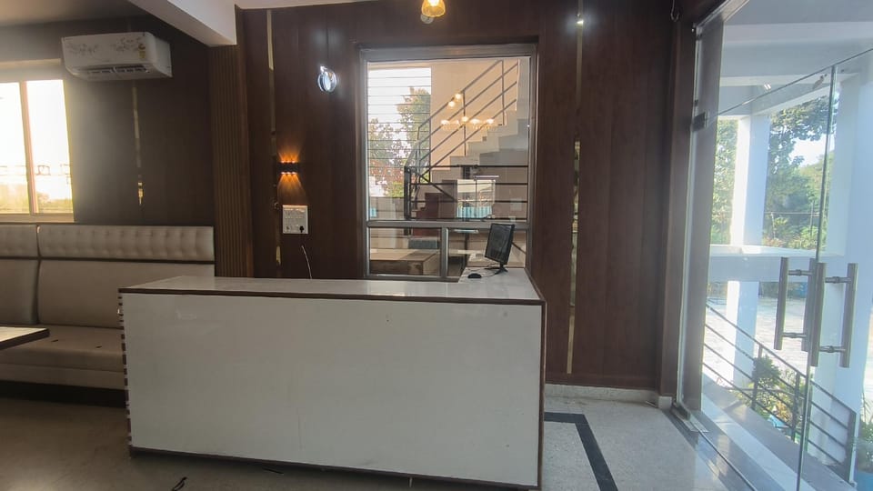 R D Palace and Resort Hotel in Lucknow