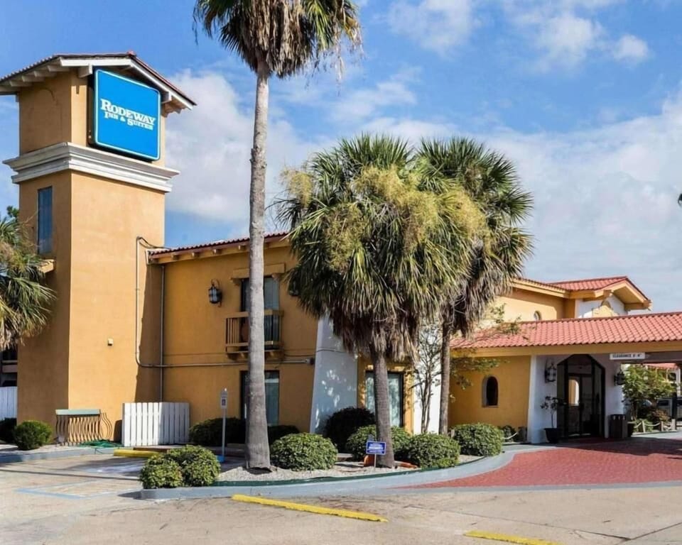 Sunrise Inn & Suites Hotel in Viavant-Venetian Isles