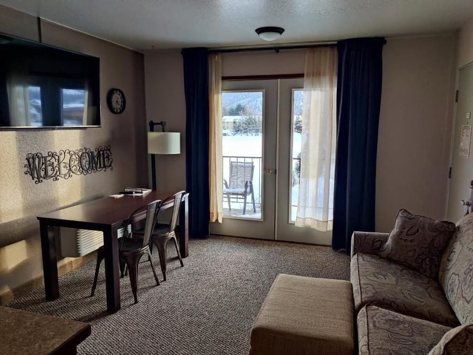 Mountain View Lodge and Resort Hotel in Manson