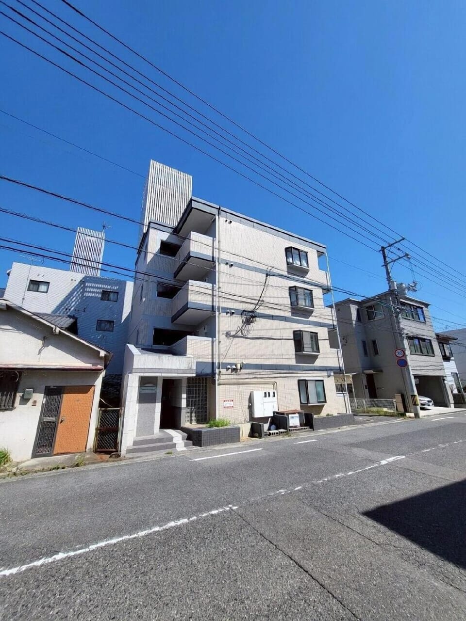 GuestHouseAQUA101 Hotel in Hiroshima