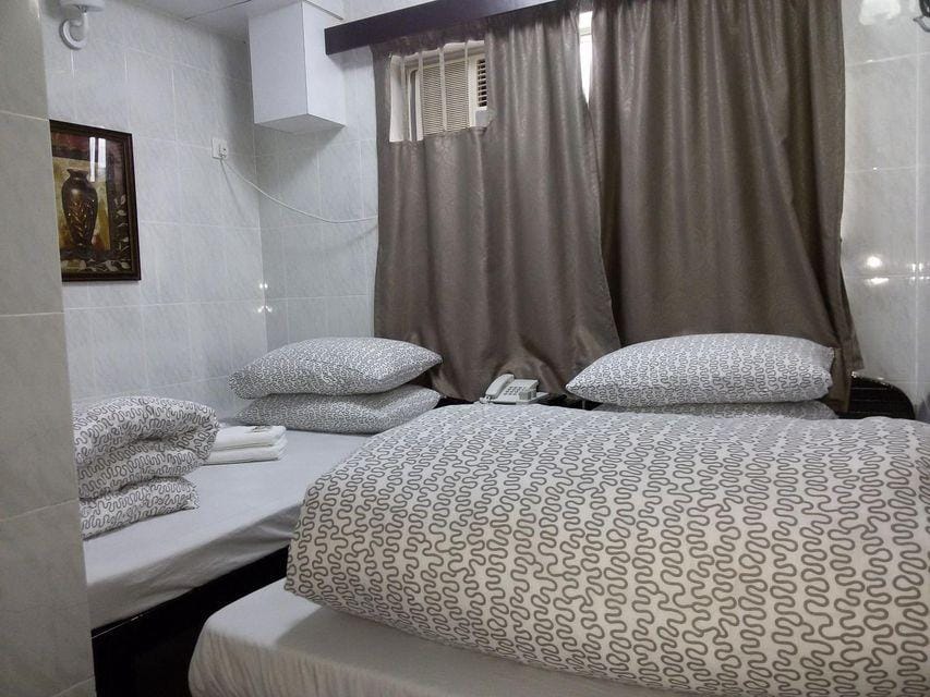 Tom's Guest House Hotel in Hong Kong