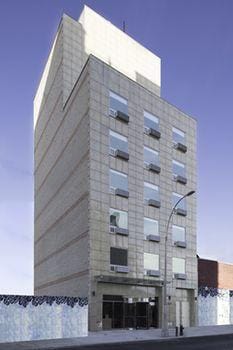 Mayfair Inn and Suites Hotel in Roosevelt Island