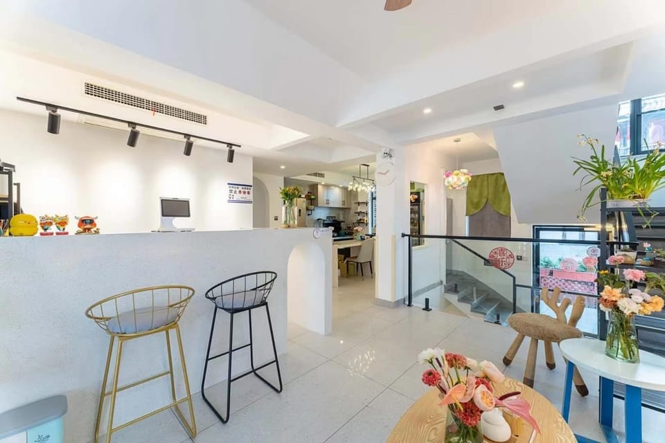 Hangzhou Yue Shang Lan Wan Homestay (Qingzhiwu Branch, West Lake Scenic Area) Hotel in Hangzhou