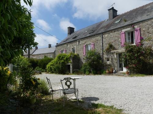 AU DOMAINE DE SOPHIE Chambres d'hotes Crasville Manche Hotel in Normandy