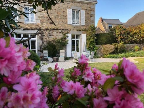Maison d'hotes de charme La Rose de Ducey pres du Mont Saint Michel Hotel in Brittany