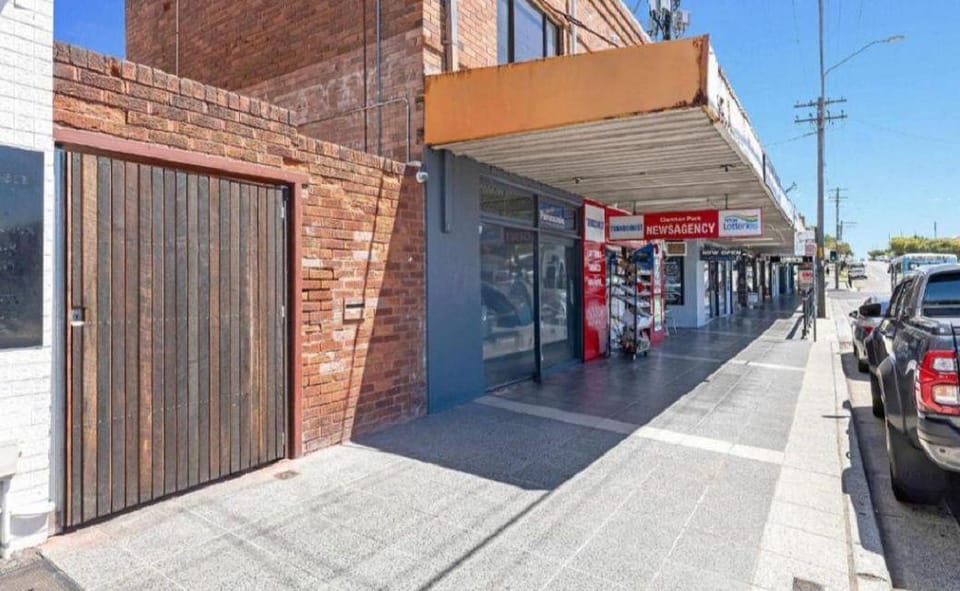 MetaWiseBnB | Cozy 2Bed Earlwood Near City&Airport Hotel in Sydney