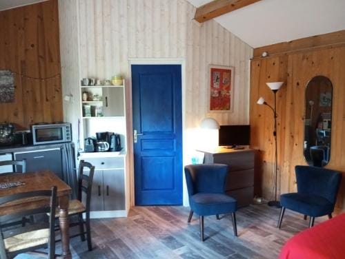 Espace Nature Studio independant proche du Parc des oiseaux Hotel in Auvergne-Rhône-Alpes
